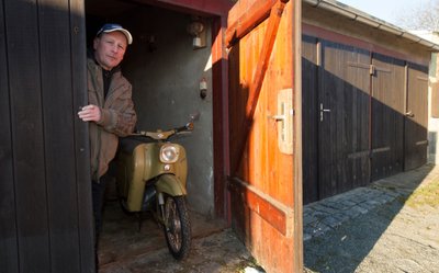  Eine Schwalbe macht noch keine Freude: Falk Gentzsch aus Plauen wurden zwei Mopeds aus einer Garage gestohlen. Nur die olivgrüne Schwalbe ließen die Diebe stehen. 