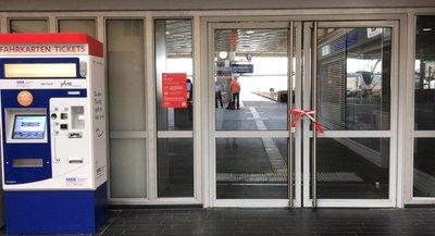 Der gesperrte Bahnhof.