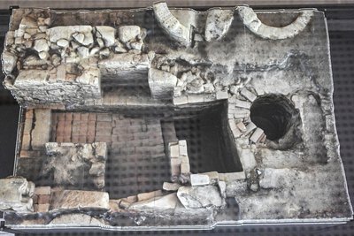 Dieses 3-D-Modell der Mikwe ist noch bis 25. Oktober im Erdgeschoss des Rathauses am Neumarkt im Rahmen einer Ausstellung zum historischen Fund zu sehen.