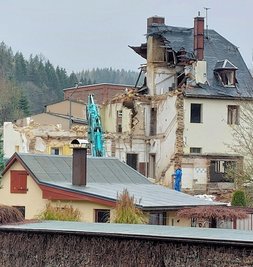Abriss ehemalige Bäckerei Wild in Zwota. 