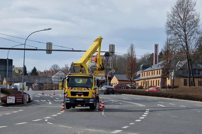 Die Ampel der Kreuzung Lindenstraße/Lengenfelder Straße/Otto-Pfeiffer-Straße/Postplatz wird bis 10. April außer Betrieb gesetzt.