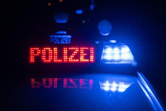 39-Jähriger gerät im Erzgebirge mit Jugendgruppe in Konflikt: Pöbelei, Schläge, Tritte, Schreckschusswaffe - Eine Auseinandersetzung eines Mannes mit einer Gruppe Jugendlicher beschäftigt die Polizei in Schwarzenberg.