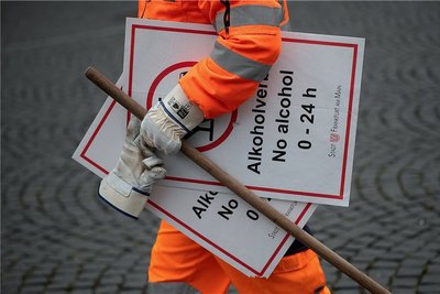 Umfassend informiert? Das Expertengremium, dass die Regierung im Umgang mit der Pandemie berät, bemängelt nicht nur einiges, es sieht in der Kommunikation sogar die Grundlage für Verunsicherungen.