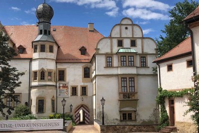 Im Schloss Hinterglauchau gibt es weihnachtliche Familienrundgänge.