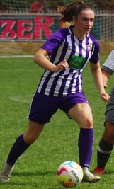 Beim 11:0-Pokalsieg in Ebersbrunn gelang Aues fünffacher Torschützin Michaela Weidauer auch ein lupenreiner Hattrick.