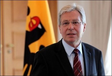 Bundesratspräsident Jens Böhrnsen (SPD) will während seiner Amtszeit als amtierender Bundespräsident lediglich "unaufschiebbare Termine" wahrnehmen. "Ich bin kein Interims-Bundespräsident", erklärte der Bremer Bürgermeister.