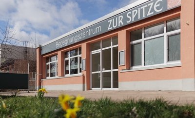 Mehr als zehn Jahre war in der "Spitze" immer was los. Seit Corona fand kaum noch etwas statt und das Café blieb geschlossen. Wie es mal war, wird es wohl nicht werden, aber es soll weitergehen. 