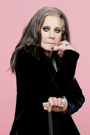 Einmal vom Blues zum Hard Rock und zurück: Ozzy Osbourne zieht musikalisch Bilanz.