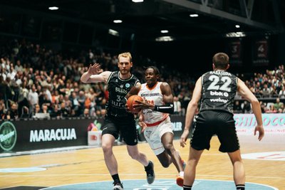 Ousman Krubally im Spiel der Niners Chemnitz gegen Bilbao.