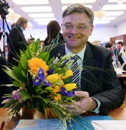 Der Landesvorsitzende der sächsischen FDP, Holger Zastrow, wurde auf der Landesvertreterversammlung in Annaberg-Buchholz zum Spitzenkandidaten seiner Partei gewählt.