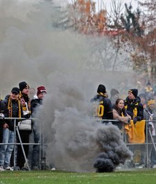 Stein des Anstoßes: Rauchfackeln wurden gezündet. 