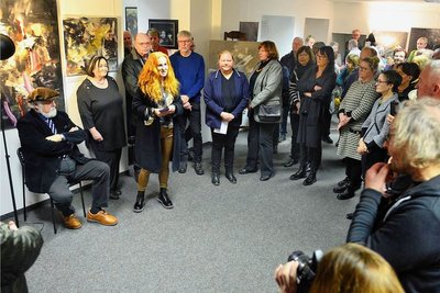 Zur Eröffnung der Gedenkausstellung war der Andrang in der Stadtgalerie mit fast 80 Besuchern enorm. 