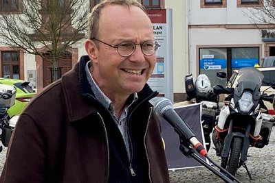 Wolfram Günther, Grünen-Landtagsabgeordneter, sieht in der aktuellen Entwicklung eine „riesige Gegenkraft“ zu den Bemühungen um Frauenrechte.
