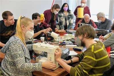 Reparieren statt Wegwerfen: Unter diesem Motto hat am 23. März 2022 das erste "Reparaturcafé Freiberg" im Mehrgenerationenhaus "Buntes Haus" stattgefunden. 