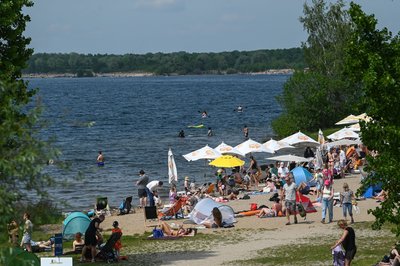 Der Frühling hat sich in Sachsen sommerlich verabschiedet. Insgesamt war er deutlich sonniger und wärmer als üblich - aber auch trockener (Symbolbild)