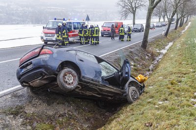 ...und landete im Straßengraben