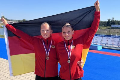 Zwei deutsche Mädels auf dem Podest: Kim Naumann (r.) paddelte bei den Hope Games zu Silber vor Marie Freisinger aus Karlsruhe.