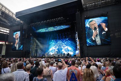 Roland Kaiser feierte sein Bühnenjubiläum mit großen Shows und 50 Hits.