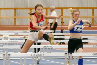 W-13-Vizemeisterin Izzie Vogt erreichte im Hürdensprint die beste Zeit.