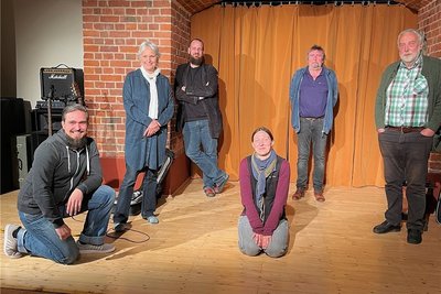 Das Chemnitzer Kabarett mit Paul Ulbricht, Ellen Schaller, Martin Berke, Bettine Zweigler, Gerd Ulbricht und Andreas Zweigler (von links). 