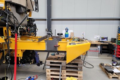Und durch ein Zwischenstück ergänzt. Dabei muss die Statik des Fahrzeuges beachtet werden.