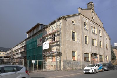 In die frühere Fabrikhalle an der Gießerstraße soll eine Holzwerkstatt der Kreativachse einziehen.