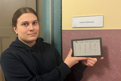 Diese digitale Raumplan-Anzeige hat Jannik Lorenz vom Johannes-Kepler-Gymnasium entwickelt.