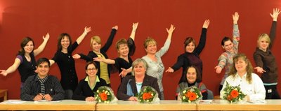 Wenn jetzt noch fleißig geprobt wird, muss nur noch das Wetter stimmen. Die Tanzgruppe Landesgartenschau-Lied ist am Sonntag von einer fünfköpfigen Jury zusammengestellt worden. Insgesamt hatten sich 20 Kandidaten für einen Platz in der Tanzgruppe beworben. Keine leichte Aufgabe für die Jury, der von links nach rechts Kay Burmeister (Landesgartenschau-Gesellschaft), Christiane Kunze (Tanztrainerin), Heidi Jeske (Geschäftsführerin des gleichnamigen Tanzstudios), Helga Hirsch (Tanzlehrerin) sowie Maike Schatter (Tanztrainerin) angehörten.