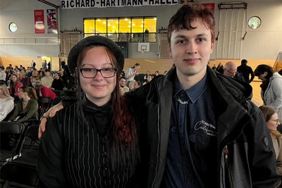 Janice Schmelzer (19) wurde bei der Immatrikulationsveranstaltung der TU unter anderem von ihrem Freund Yannick Hiebsch (21) begleitet.