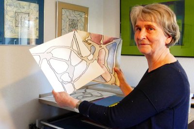 In ihrem kleinen Atelier zeigte Katharina Weisbach alias Ani Rahtak einige ihrer Werke.