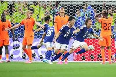 Japan freut sich über ein spätes Remis gegen die Niederlande.