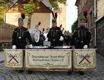 Bei der Bergparade mit dabei waren die Musiker des Bergmusikkorps "Frisch Glück" Annaberg-Buchholz/ Frohnau. 