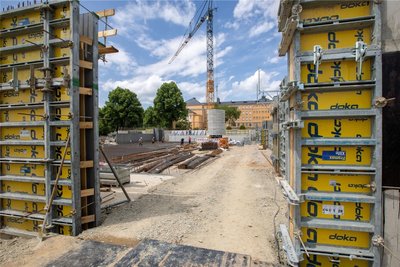 Die Bauarbeiten an der neuen Dreifeldhalle am Lessing-Gymnasium laufen seit Frühjahr dieses Jahres.