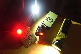 3D-Druckteile aus Deutschland helfen im Kampf der Ukraine - Freiwillige aus Deutschland haben Taschenlampen für ukrainische Einsatzkräfte entwickelt.