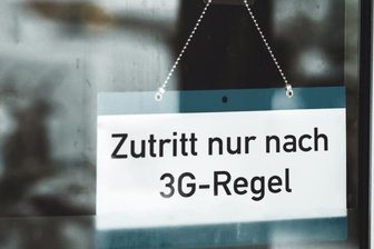 3G für Räte: Warum das nicht jeder gut findet - Wenn Gemeinderats- oder Stadtratssitzungen zurzeit stattfinden, gilt dafür die 3G-Regel. Teilnehmer müssen geimpft, genesen oder getestet sein. Manche Sitzungen im Altkreis Annaberg werden aber auch abgesagt oder auf eine andere Variante umgestellt. Online-Beschlussfassungen sind seit Kurzem indes gar nicht mehr möglich - trotz der extrem angespannten Corona-Lage.
