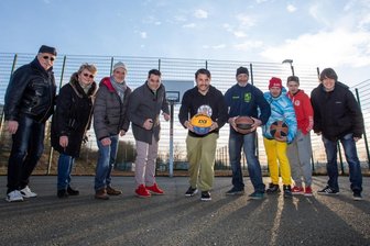 3x3: Profis werden für Spektakel sorgen - Tobias Thoß (Mitte) hat ein 21-köpfiges Organisationsteam um sich herum. Vier Vereine, der BC Vogtland, die SG Jößnitz, die Greizer Bullets und Z'Airs Zeulenroda, unterstützen das Vorhaben und wollen das Qualifikationsturnier für die Finals in Berlin zu etwas Besonderem machen. 