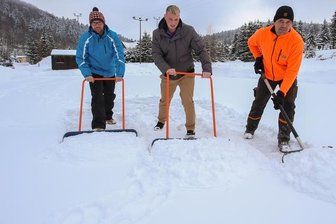 4. Eisfußballturnier - Die Eisdecke wächst -