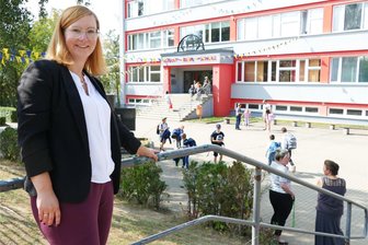 40 Jahre August-Bebel-Schule: Zschopauer Lehrer und Schüler blicken zurück und voraus - Schulleiterin Nadine Gerlich und ihre vielen Helfer freuen sich anlässlich des 40. Geburtstags der August-Bebel-Schule auf zahlreiche Besucher.