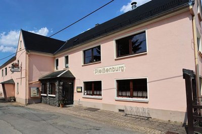 Seit 1907 ist die ehemalige Schmiede am Mittelweg des Dorfes eine Gaststätte. Die Besitzer und Betreiber wechselten häufig.