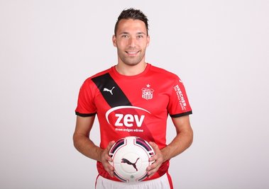 Angreifer Aykut Öztürk hat seinen Vertrag beim FSV Zwickau vorzeitig verlängert.