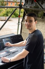 Paul Donnerhacke leitet den Audiobereich beim Campusfestival.