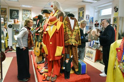 Etliche Original-Utensilien und Kostüme zählen zu den Highlights der Sammlung.