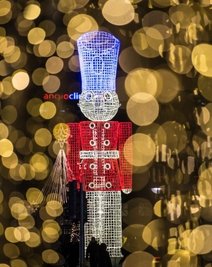 Ein LED-Nussknacker und Lichtverschmutzer.