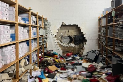 In Gelsenkirchen haben Einbrecher den Tresorraum einer Sparkasse aufgebohrt und Hunderte Schließfächer ausgeraubt. Doch welche Alternativen haben Kunden, ihre Wertgegenstände sicher aufzubewahren und zu versichern?
