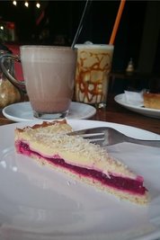 Die Himbeer-Weiße-Schokoladen-Tarte konkurriert nur mit Erdbeertorte.