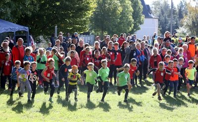 Ab geht die Post: Beim Lichtensteiner Herbstlauf und den Kreiscrossmeisterschaften fand auch ein Rennen der U-8-Jungen statt. 