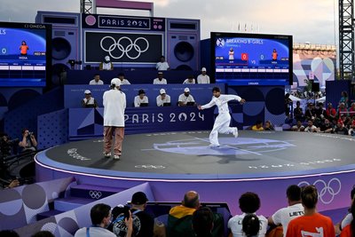 Erstmals im olympischen Programm und schon 2028 in Los Angeles nicht mehr: Breaking. Im Halbfinale standen sich Ami (l.) aus Japan und India aus den Niederlanden gegenüber.