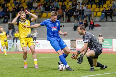 Nicht nur Johan Martynets (l.) fand die Leistung des VFC Plauen gegen den FC Grimma zum Haareraufen.