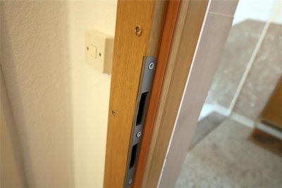 Die Schäden an den Wohnungstüren an der Maxim-Gorki-Straße in Freiberg wurden inzwischen behoben.