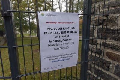 Die Annaberger Führerscheinstelle bleibt wegen einer "Mitarbeiterbetroffenheit durch positive Corona-Testergebnisse in Verbindung mit Quarantänemaßnahmen" ab Montag bis auf Weiteres geschlossen.